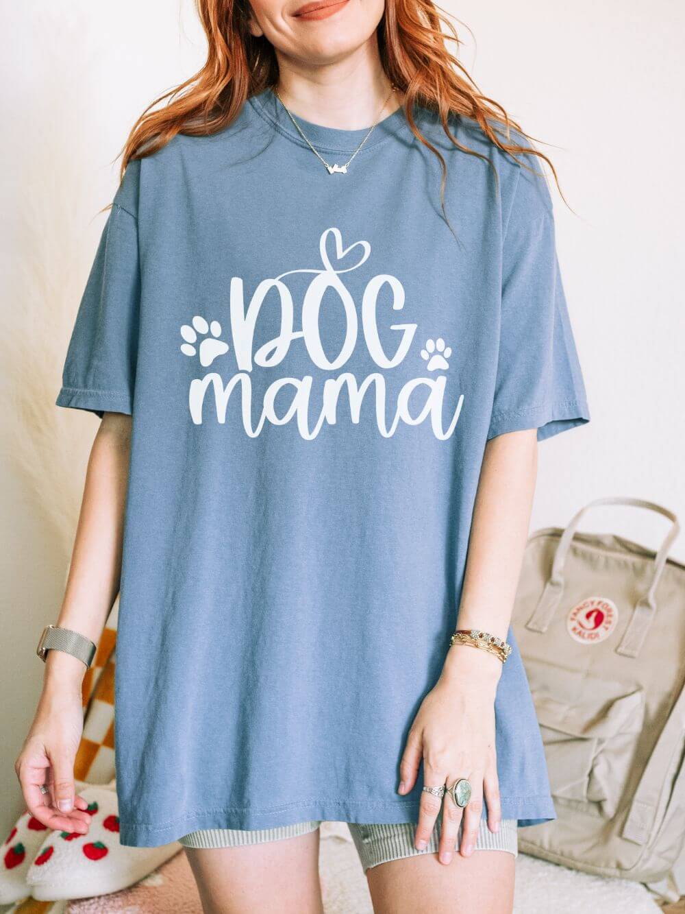 Dog Mama Heart Paws T-Shirt Cute Dog Mom Graphic Tee