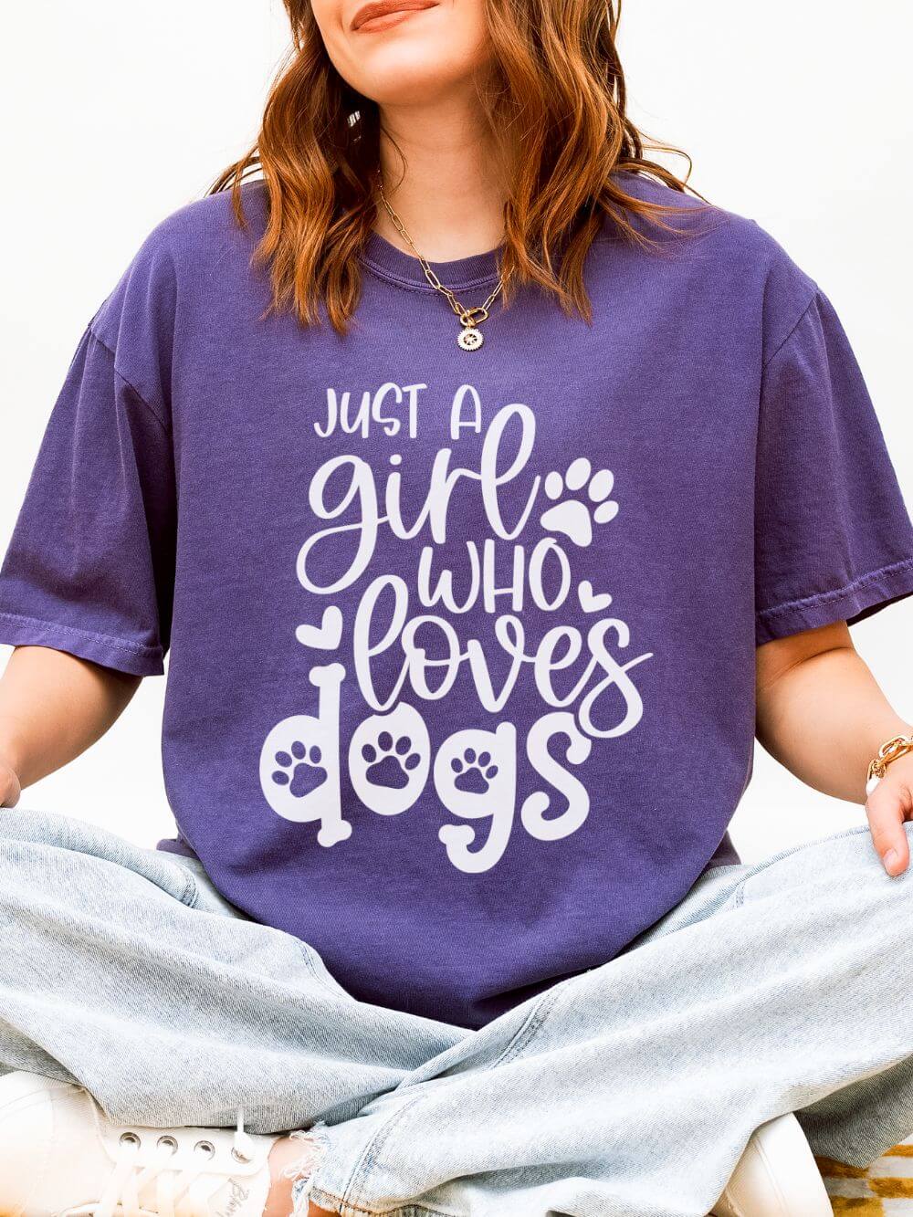 Just a Girl Who Loves Dogs T-Shirt Cute Dog Mom Graphic Tee