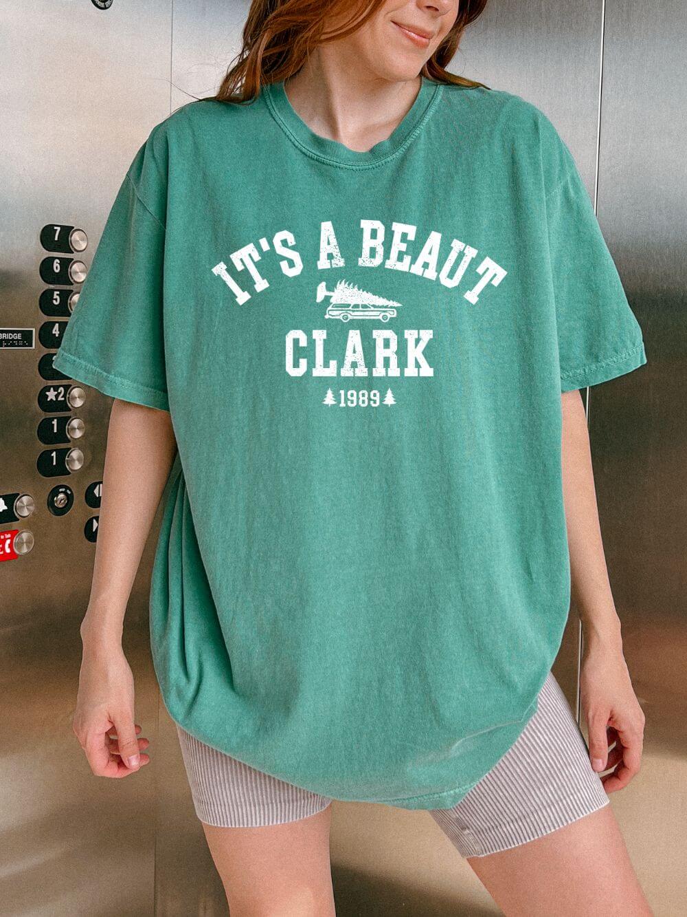 It's a Beaut Clark Holiday Tee Vintage Distressed Christmas Tree T-Shirt - Sydney So Sweet