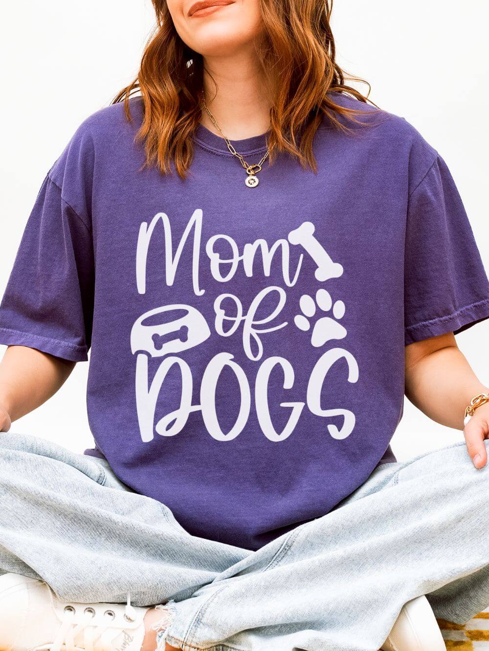 Mom of Dogs Bowl & Bone T-Shirt Cute Dog Mom Graphic Tee
