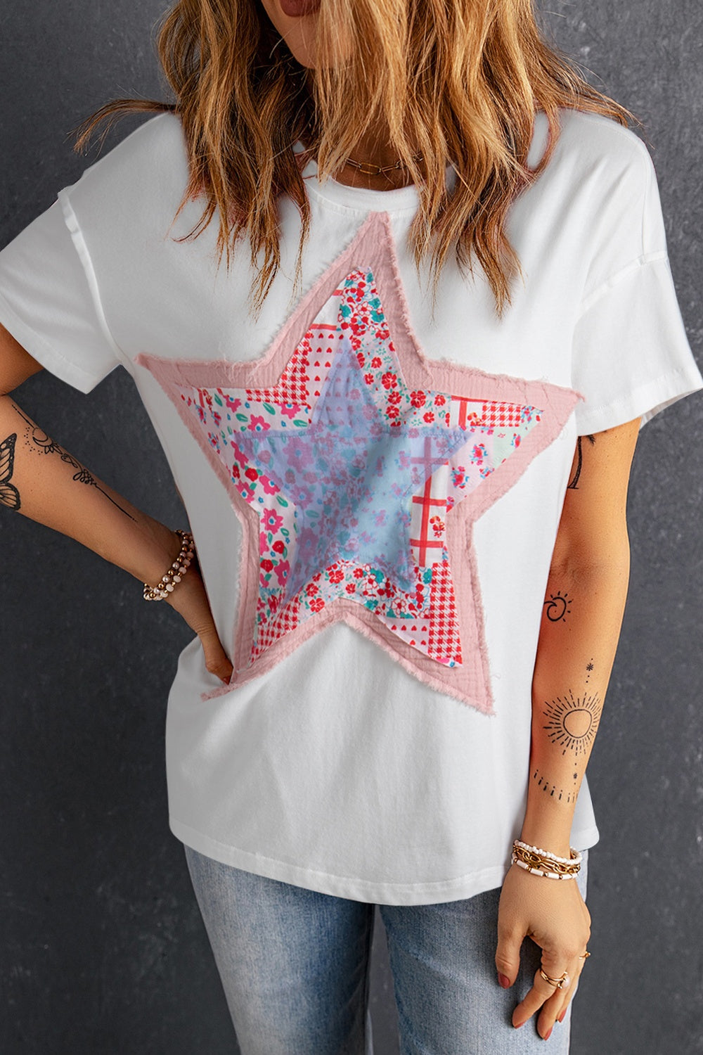 Star Round Neck Short Sleeve T-Shirt in Pink or White