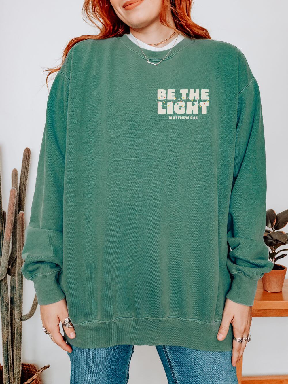 Be The Light Matthew 5:14 Christian Faith Comfort Colors Christmas Crewneck Sweatshirt - Sydney So Sweet