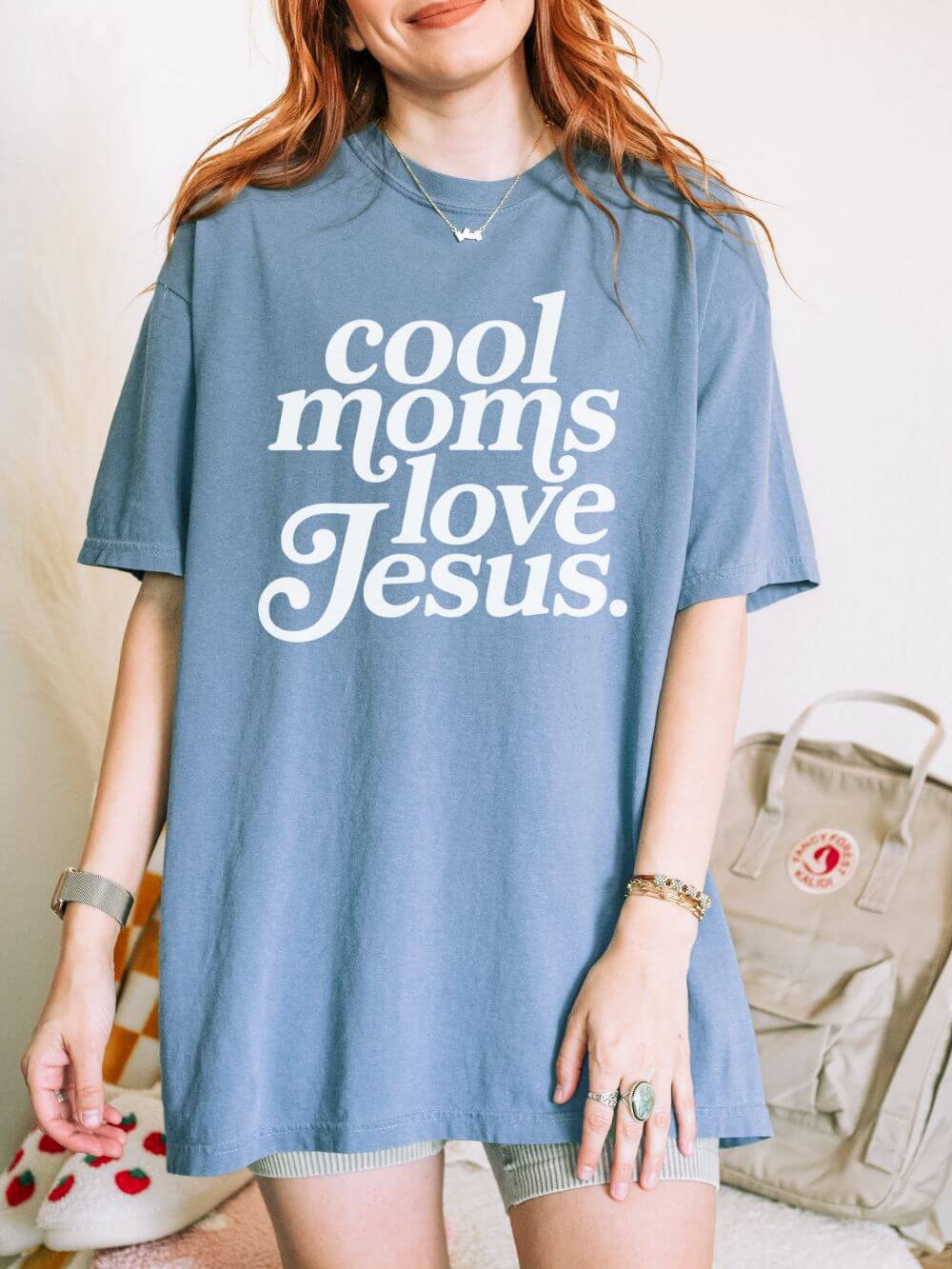 Cool Moms Love Jesus Graphic T-Shirt Christian Mom Graphic Tee