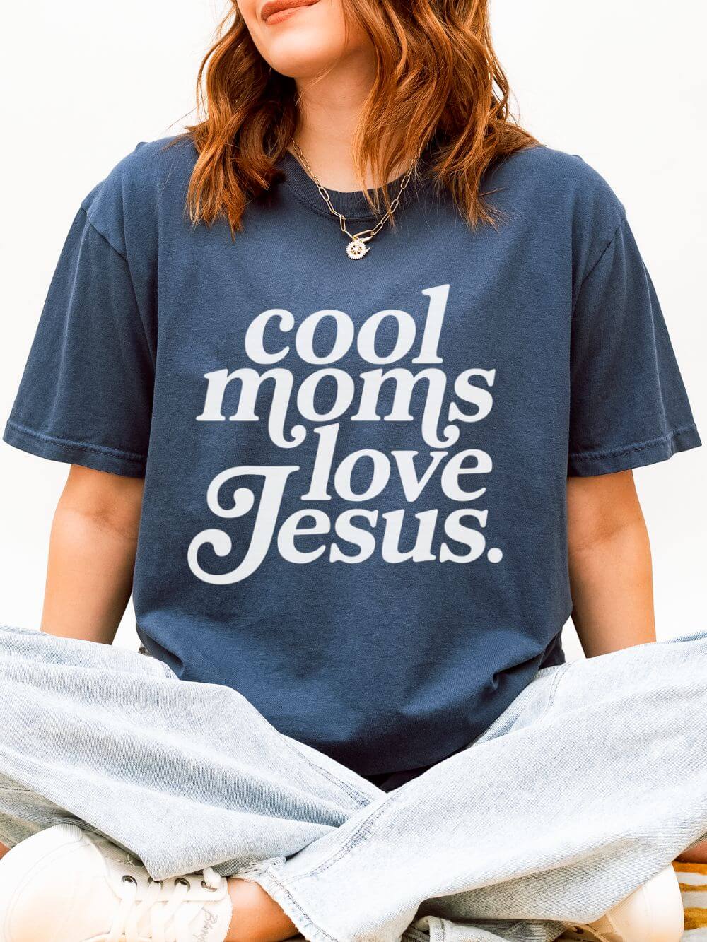 Cool Moms Love Jesus Graphic T-Shirt Christian Mom Graphic Tee