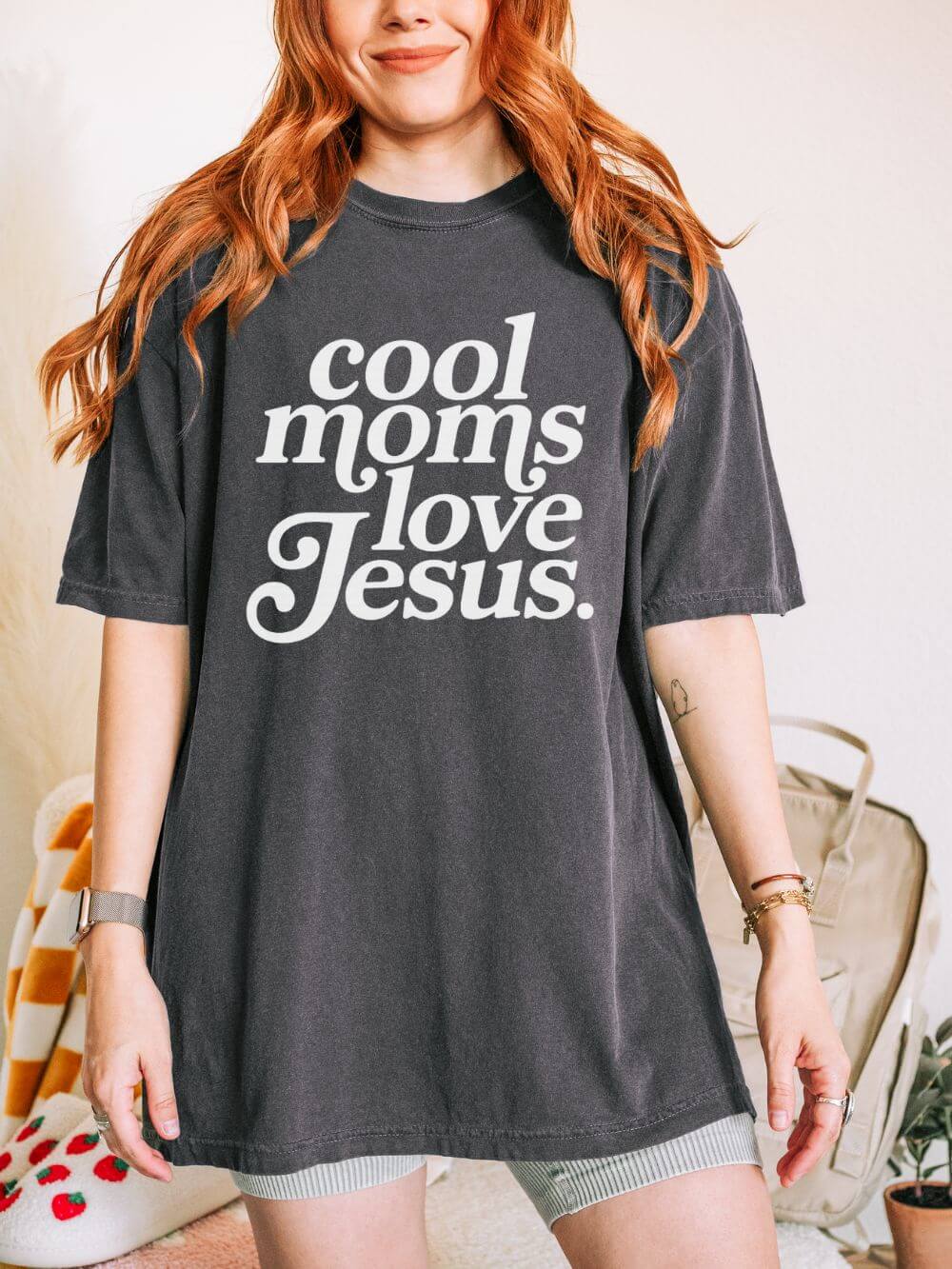 Cool Moms Love Jesus Graphic T-Shirt Christian Mom Graphic Tee
