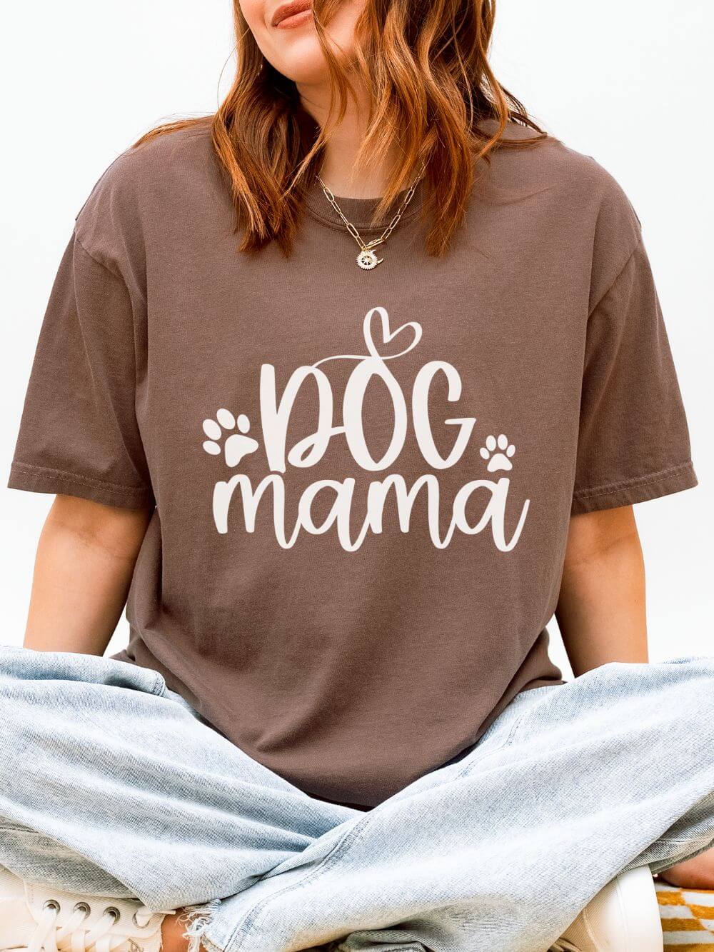 Dog Mama Heart Paws T-Shirt Cute Dog Mom Graphic Tee