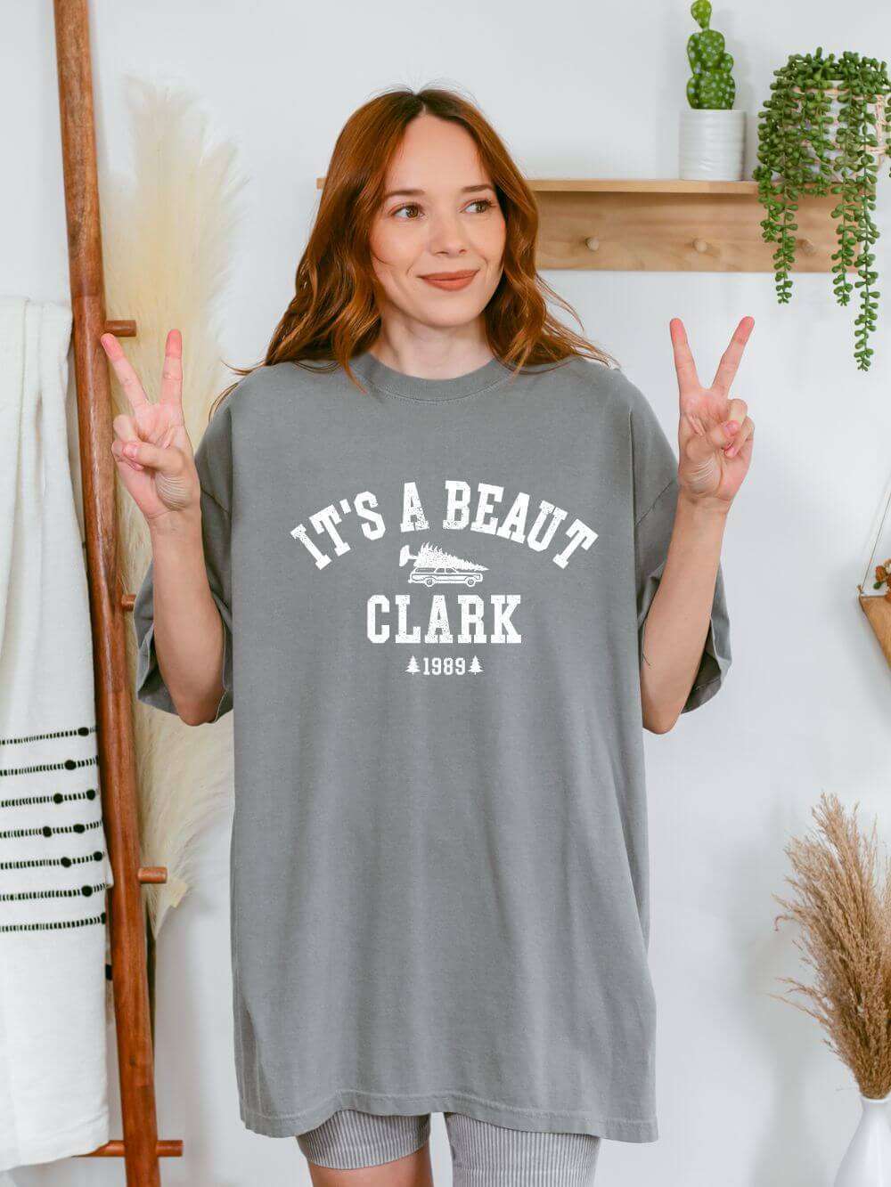 It's a Beaut Clark Holiday Tee Vintage Distressed Christmas Tree T-Shirt - Sydney So Sweet