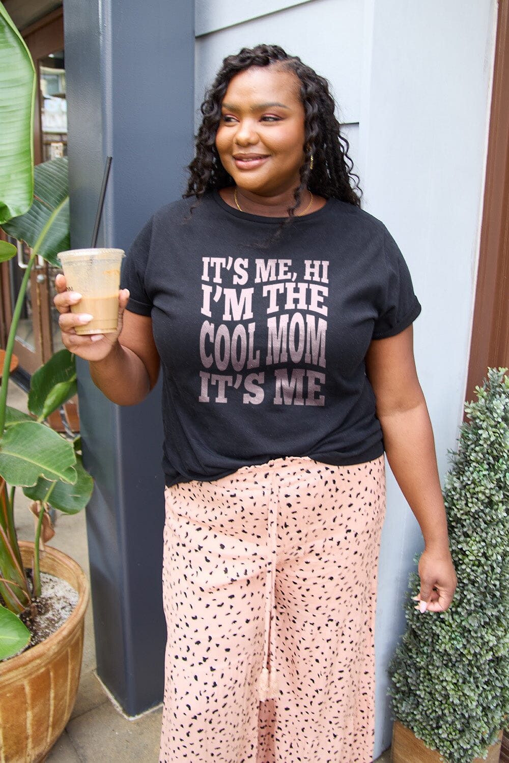 Full Size IT'S ME,HI I'M THE COOL MOM IT'S ME Round Neck T-Shirt - Sydney So Sweet