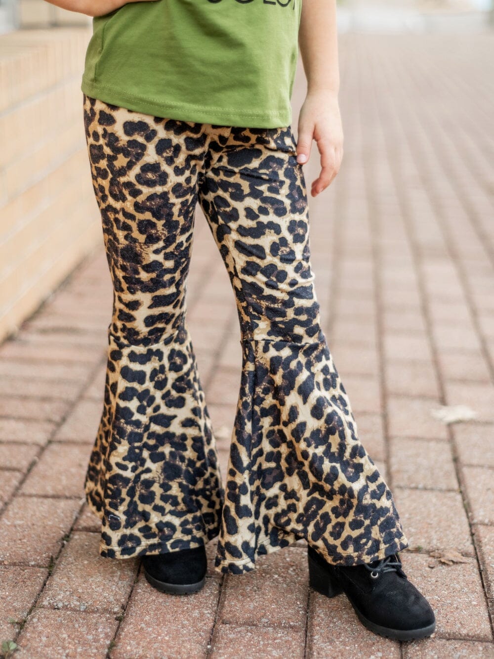 Girls Leopard Print Top and Patched Bell Bottom Jeans Set  Leopard print  top, Bell bottom jeans, Online clothing boutiques