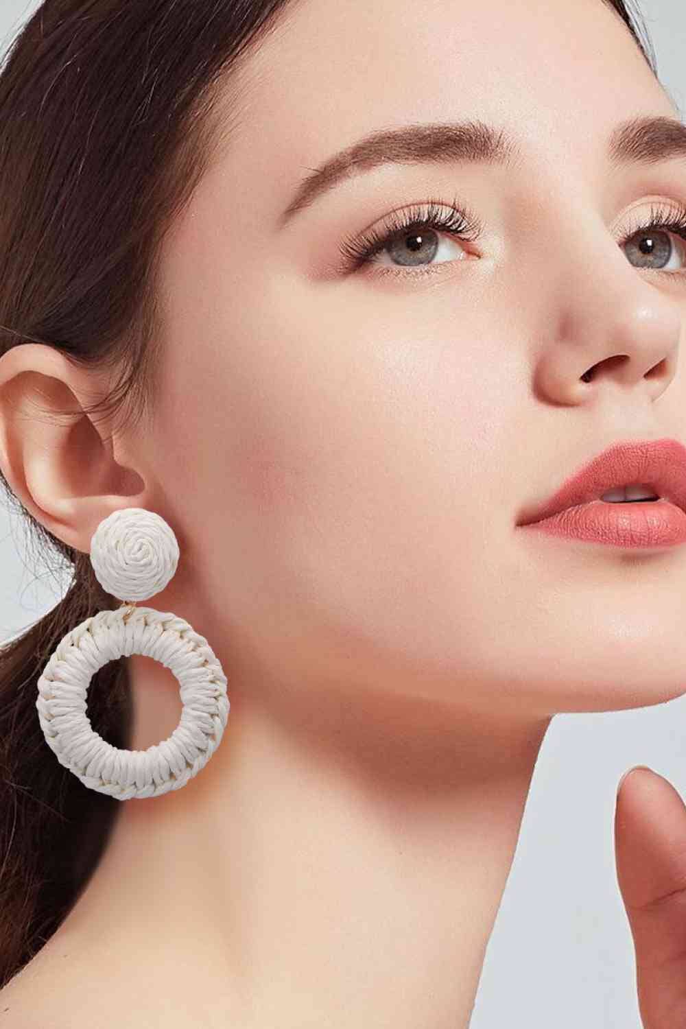 Round Shape Raffia Grass Dangle Earrings - Sydney So Sweet