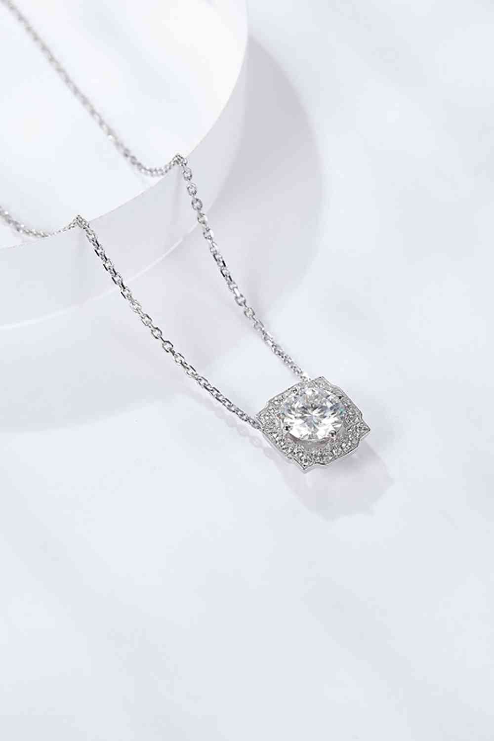 1 Carat Moissanite Flower Shape Pendant Chain Necklace - Sydney So Sweet